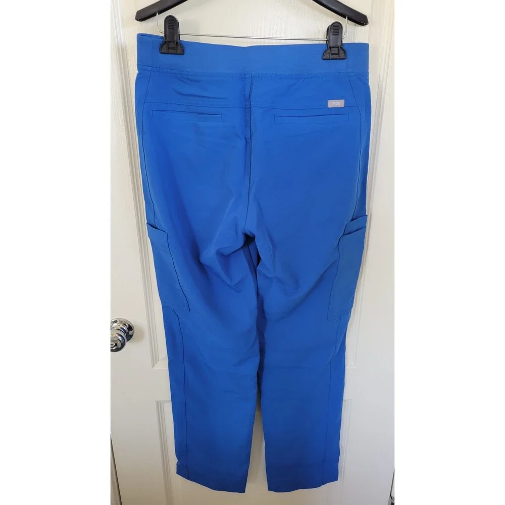 Men's Figs Scrubs Leon Two Pocket Top & Axim 2.0 Cargo Pants